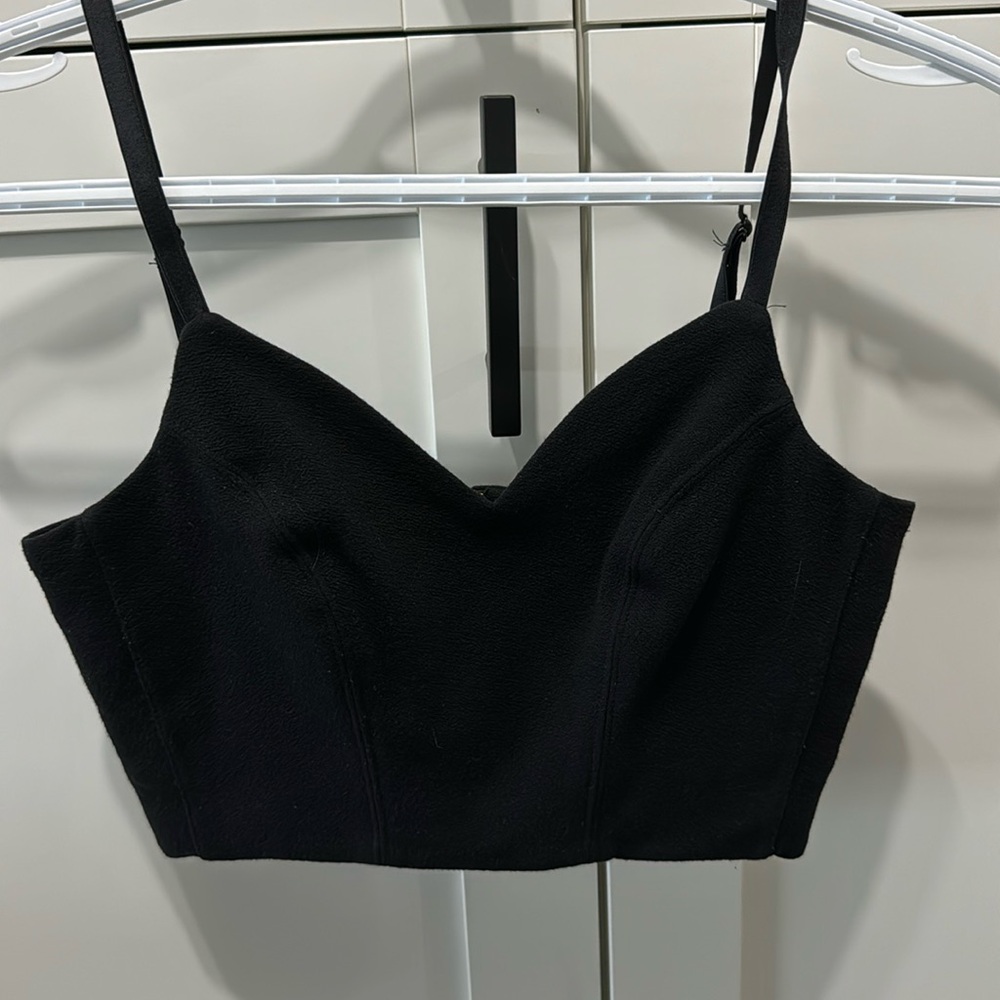 NWOT Babaton Cropped top